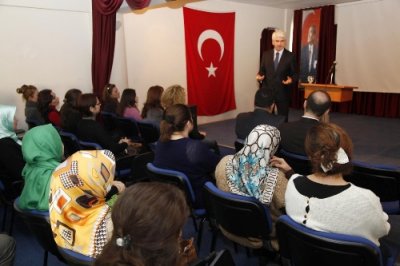 Girişimcilere ilk dersi Belediye Başkanı Burhan Sakallı verdi