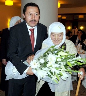 Eskiden aylar süren yaşlı, özürlü maaşları bir günde bağlanıyor