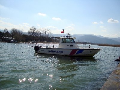 Jandarma operasyon yaptı, bir ton midye yakaladı