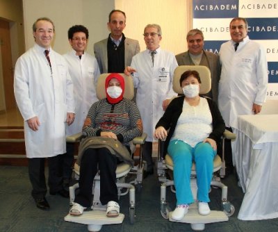 Eşlerine Sevgililer Günü hediyesi olarak böbreklerini verdiler