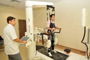 AKÜ, sporcu sağlık merkezi açıyor