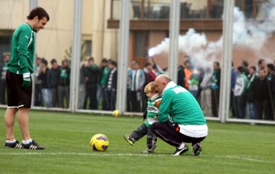 Bursaspor taraftarları, sevgililer gününde Özlüce'ye akın etti