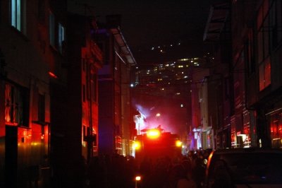 Bursa'da 2 katlı ev yandı 3 kişi öldü