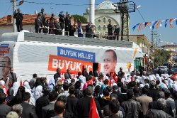 Başbakan Erdoğan Sarıcakaya ilçesinde vatandaşlarla bir araya geldi