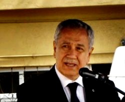 Arınç: Biz tarihinden korkan ve nefret eden zavallı insanlardan değiliz