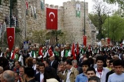 Osman Gazi ve süvarileri Bursa’yı 687. kez fethetti