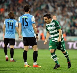 Batalla atıyor, Bursaspor puanları topluyor