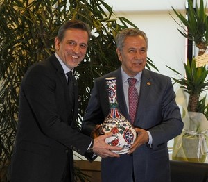 Bülent Arınç, BTSO Başkanı İbrahim Burkay'ı ziyaret etti.