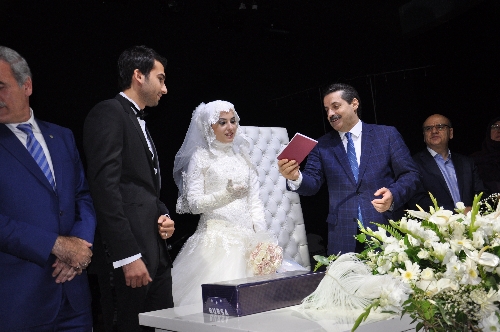 Faruk Çelik, Bursa’da Zümrüt-Ömer Bingöl’ün nikah şahitliğini yaptı.