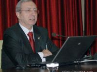 Yrd. Doç. Dr. Hakkı Nakilcioğlu: 7 sözcüklü cümlenin 1 kelimesi yabancı