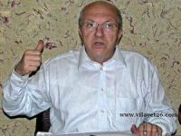 Halil Ünlütepe, CHP il binasında basın toplantısı düzenledi.