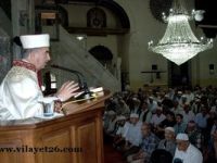 Diyanet İşleri Başkanı Ali Bardakoğlu, Afyonkarahisar'da cuma namazı vaazı verdi.