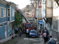 Ahşap evde yangın çıktı.