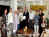 Afyonkarahisarlı kadınlar, Iğdır'da 200 çocuğa giyim yardımı yaptı