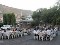 Afyonkarahisar Belediyesi iftar çadırlarında günlük 3 bin 500 kişi oruç açıyor.