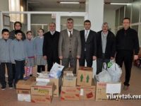 Öğrencilerin topladığı ilaçlar belediyeye teslim edildi