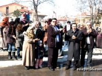 Şehiriçi ulaşım sorununa mahalle sakinlerinden tepki gösterdi.