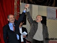 Kılıçdaroğlu, Yılmaz Büyükerşen ve 36 meclis üyesine CHP rozeti taktı
