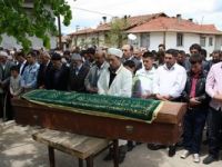 Depremde ölen lise öğrencisi, gözyaşları içinde toprağa verildi