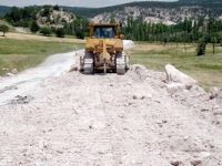 Meclisi üyeleri yapımı devam eden çalışmaları yerinde inceledi.