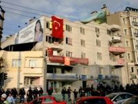 BDP il binasına Türk bayrağı astılar