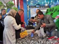 2 ton hamsiyi 2 TL'den sattı