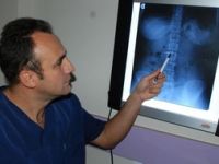 Midesinde 4,5 santimlik iğne çıktı.
