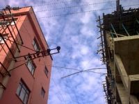 Elektrik akımına kapılan iki işçi yaralandı