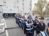Polis, Mamak Anayurt Mahallesi’e şafak baskını düzenledi.