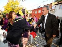 Başkan Kocaoğlu'nun eşine 'kırmızı yazma' yolladılar.