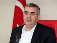 Zeki Toçoğlu, belediyede yeni başlayan memurları uyardı.