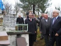Muhtar ölmeden mezarını hazırladı