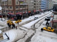 Hakkari'de 137 köy ile 375 mezra yolu ulaşıma kapandı
