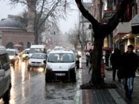 Bursa şehir merkezine mevsimin ilk karı düştü