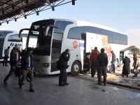 Son tren seferi yapıldı, vatandaş otobüslere hücum etti