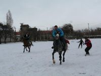 Erzincanlı gençler, atlıboard sporunu çok sevdi
