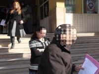 Soymak için girdikleri evde polise yakalandılar