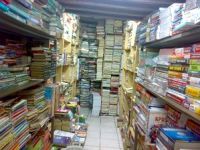 İzmir'de korsan kitap operasyonu