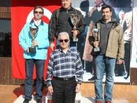 Kürek takımlarının yarışması çekişmeli geçti