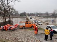 Meriç Nehri kenarındaki iş yerleri taşkın riskine karşı boşaltılıyor