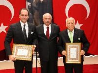 Ankara Valisi Alâaddin Yüksel, Turhan Dökmeci İlköğretim Okulu'nun açılışını yaptı.