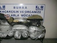 Uyuşturucuyu gardoroba saklayan 2 zanlı yakalandı