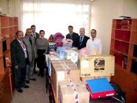 Bursalı öğrencilerden Karslı okuldaşlarına kırtasiye kardeşliği