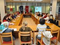 Kadınlar 'diksiyon ve beden' konulu seminerde buluştu