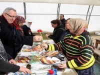 Orman Fidanlığı'nda çalışan bayanlardan vatandaşa 5 bin fidan