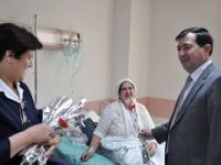 Dr. Mehmet Duran, yatan hasta ve personelinin Kadınlar Günlerini kutladı.
