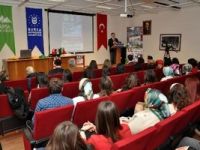 Gençler Arap Baharı'nı konuştu