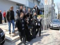 Pazar yerinde yankesicilik yapan 4 kadın tutuklandı