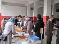 İscehisarlı hayırseverler fakir öğrenciler için kermeste buluştu