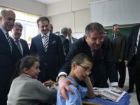 İçişleri Bakanı Şahin, hayırseverlerin desteğiyle yapılan okulu açtı